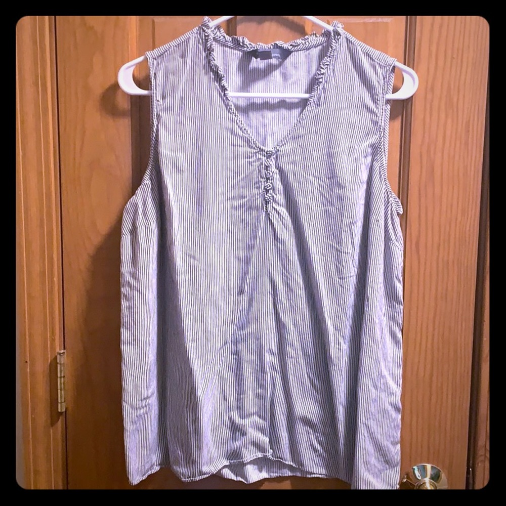 Summer Market & Spruce Sleeveless Top